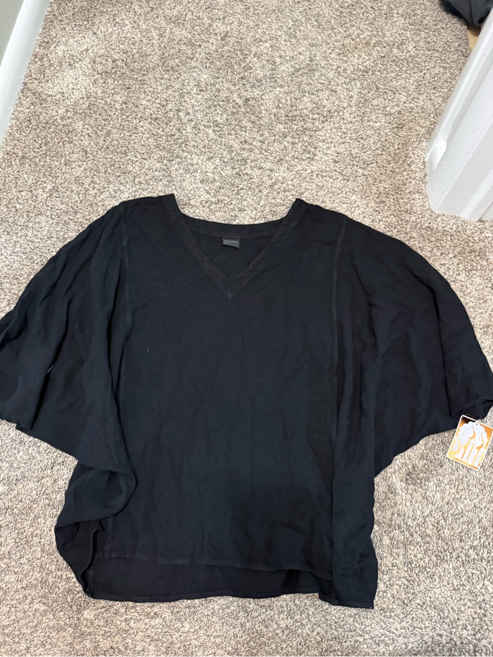 Black V-Neck OS top